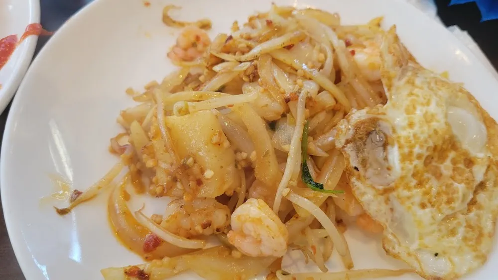 Grilled Shrimp Onions Garlic Pineapple & Bean Sprouts